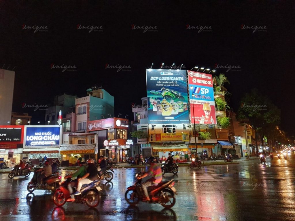 Báo giá quảng cáo ngoài trời tại Việt Nam bị ảnh hưởng bởi những yếu tố nào? 2